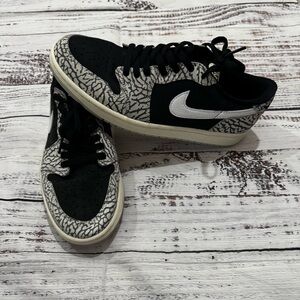 Air Jordan 1 Retro OG Low Black Cement Size 9.5